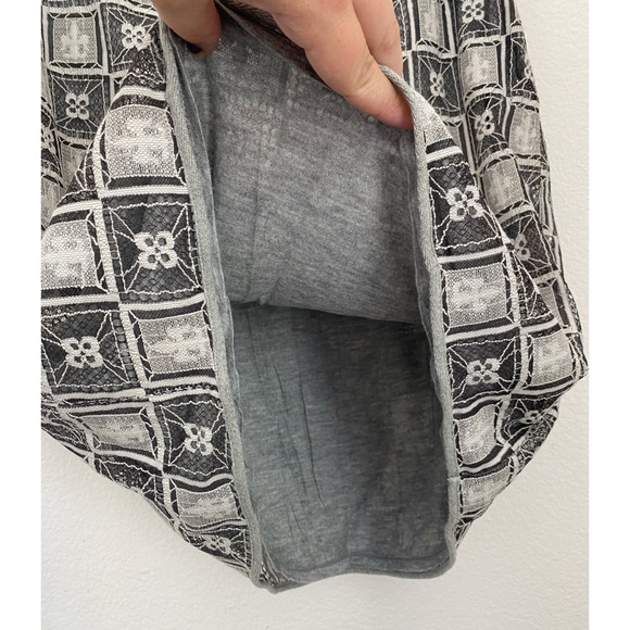 Sophie Max • Josseline Crochet Lace Pencil Skirt - Picture 7 of 13